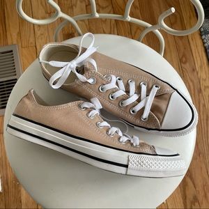 Tan Converse - 8.5